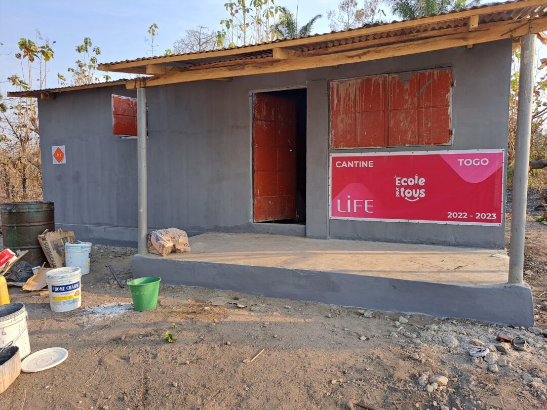 Construction d’une cuisine et d’un magasin de stockage des denrées alimentaires à Agodjololo