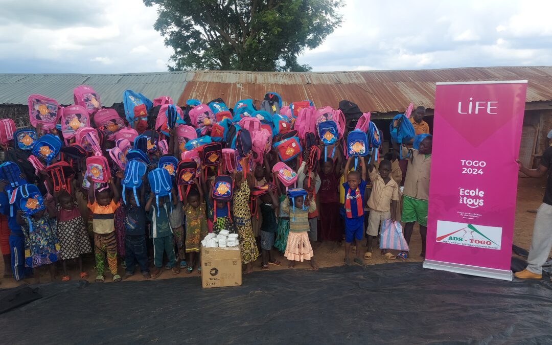 École pour tous « Distribution de kits scolaires complets dans 10 écoles »